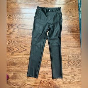 FAUX LEATHER SKINNY PANTS SIZE MEDIUM